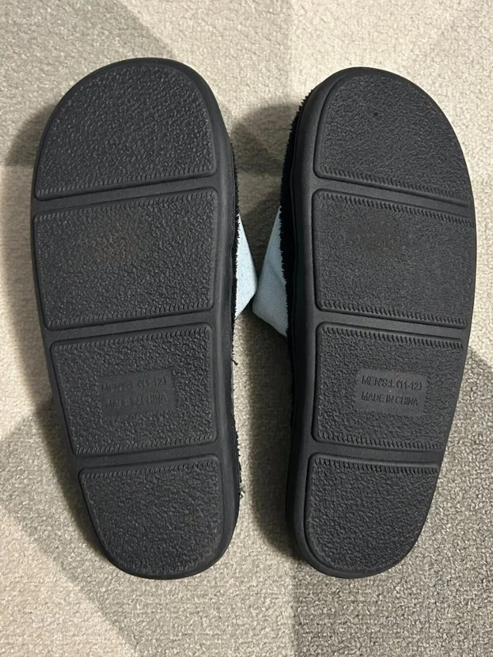 True Religion Slippers Slides Slip-On Size 11-12 Fuzzy Footbed Horseshoe Logo